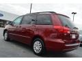 2005 Salsa Red Pearl Toyota Sienna LE  photo #30
