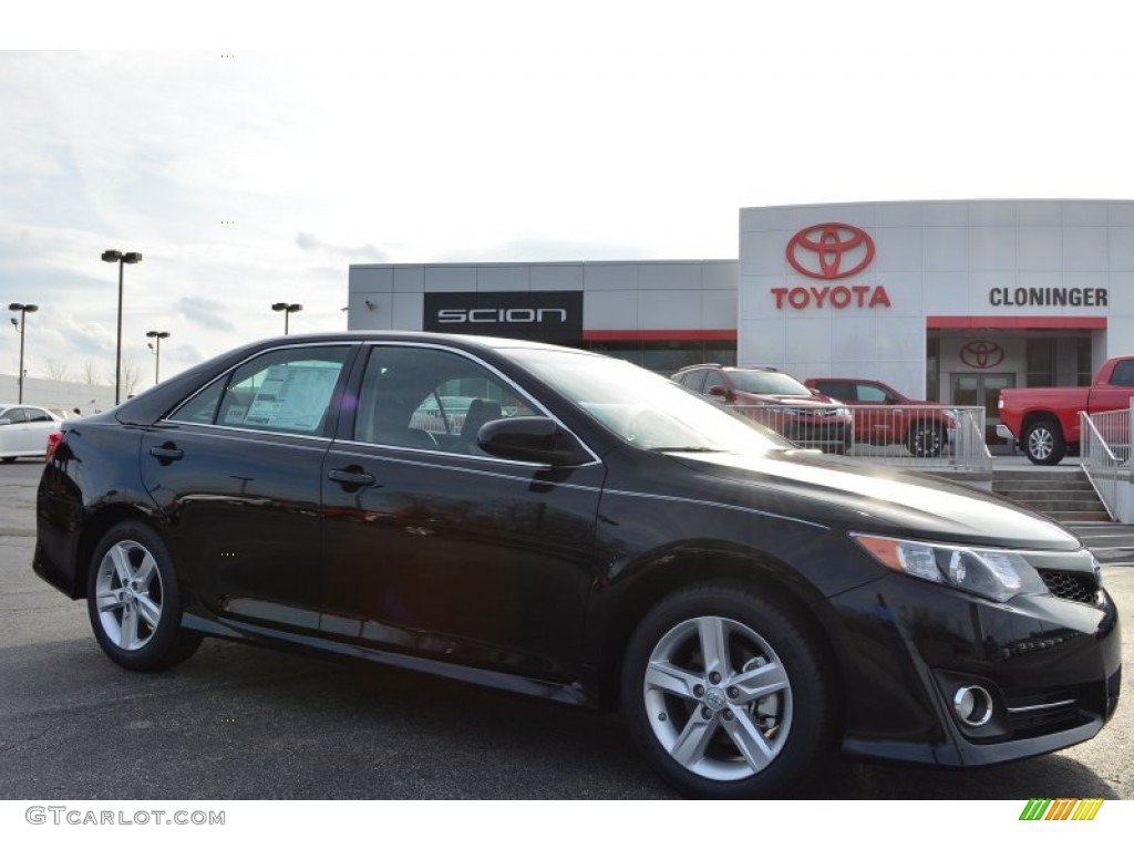 2014 Camry SE - Attitude Black Metallic / Black photo #1