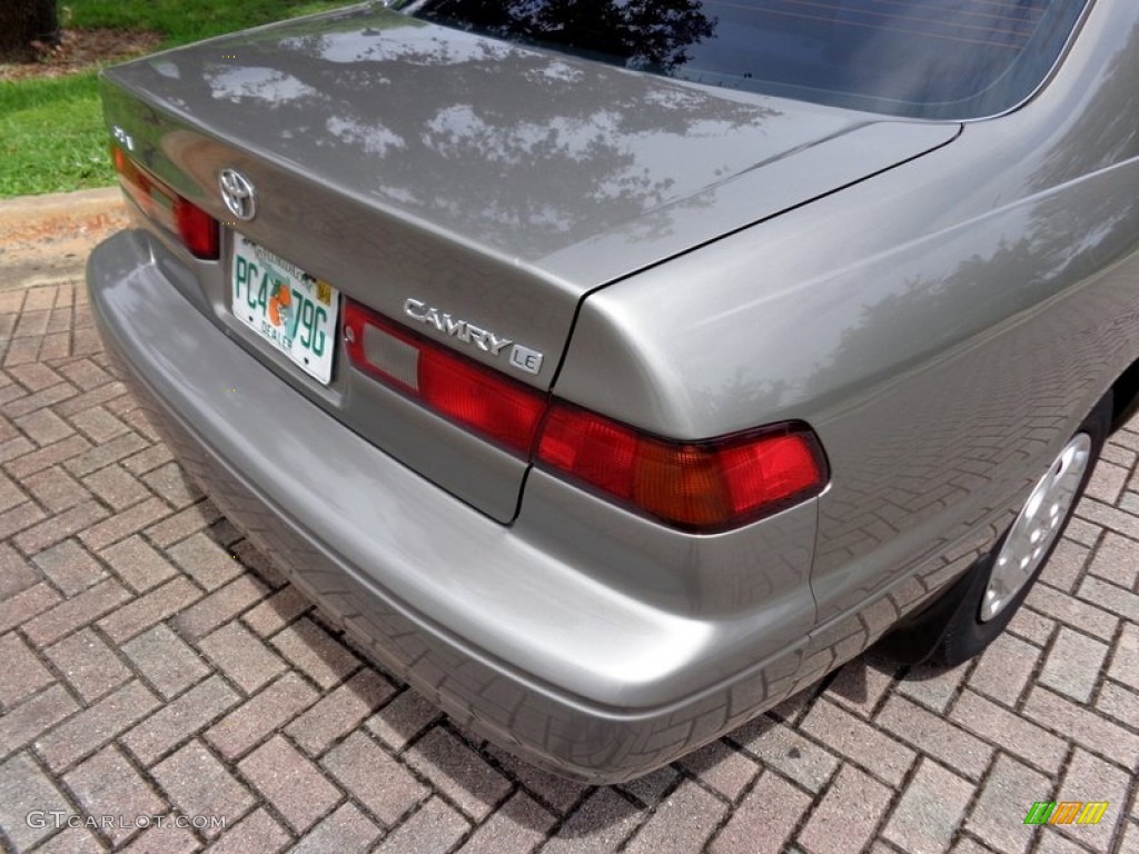 1999 Camry LE - Antique Sage Pearl / Gray photo #17