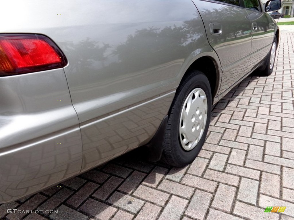 1999 Camry LE - Antique Sage Pearl / Gray photo #19