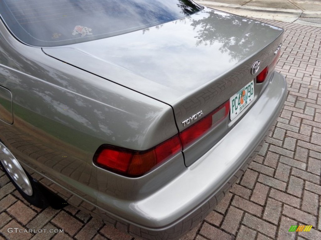 1999 Camry LE - Antique Sage Pearl / Gray photo #31