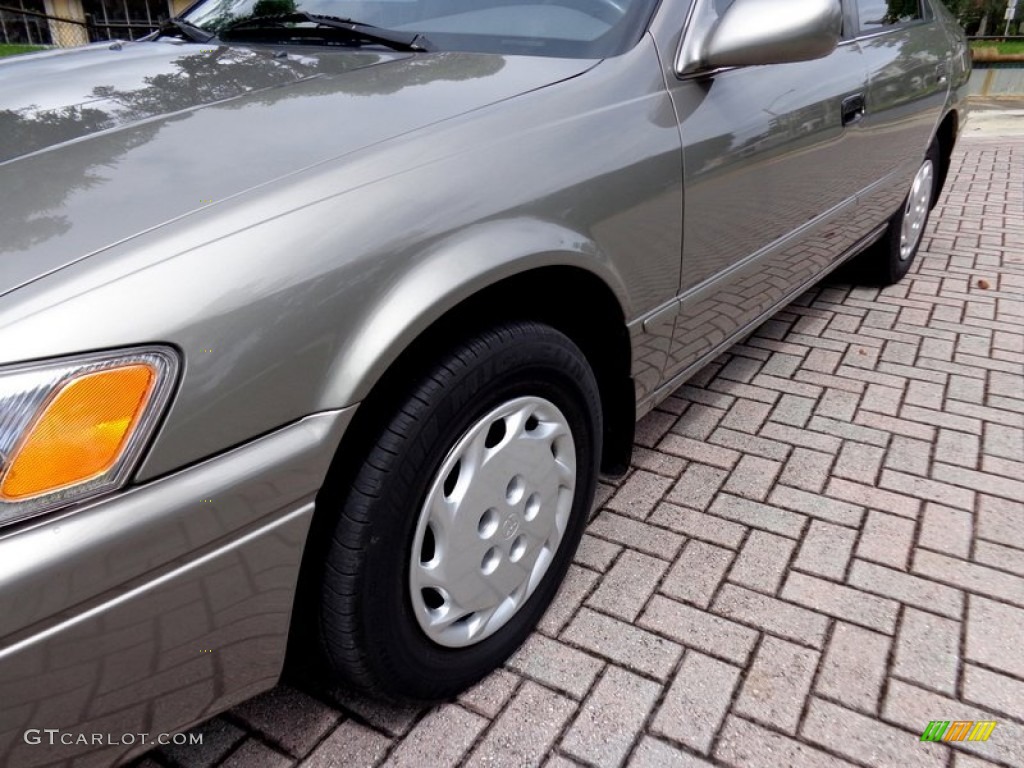 1999 Camry LE - Antique Sage Pearl / Gray photo #35