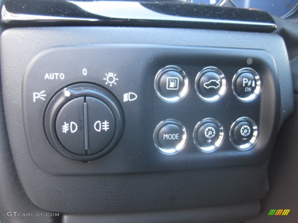 2010 Maserati GranTurismo S Controls Photo #88627936