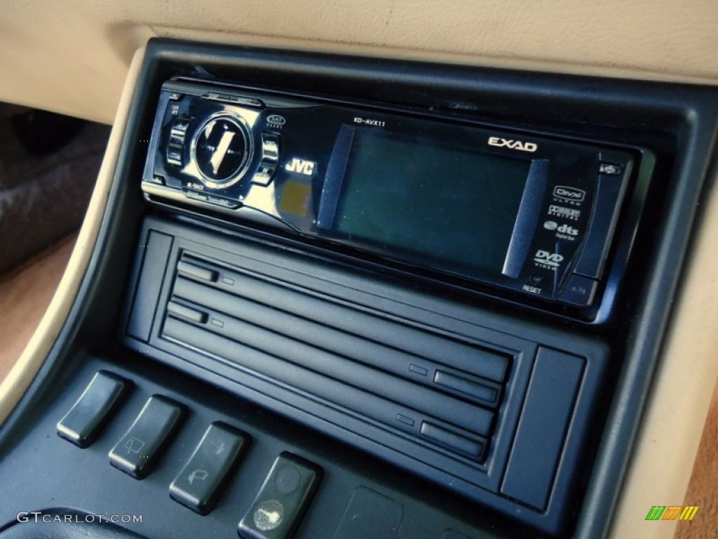 1987 Porsche 944 Standard 944 Model Audio System Photo #88630402