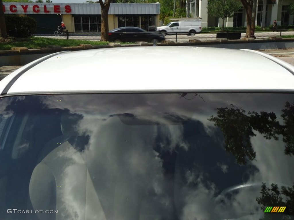 2009 Optima LX - Clear White / Beige photo #19