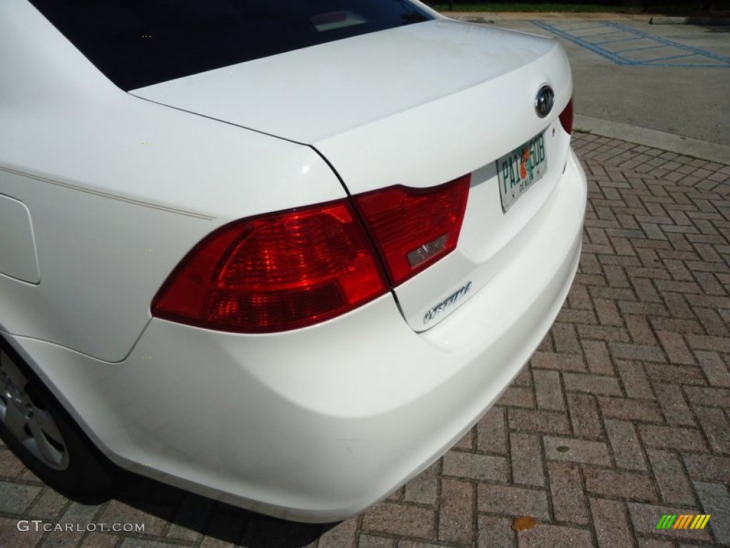 2009 Optima LX - Clear White / Beige photo #32