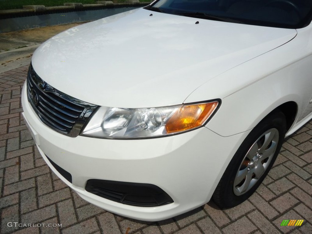 2009 Optima LX - Clear White / Beige photo #35
