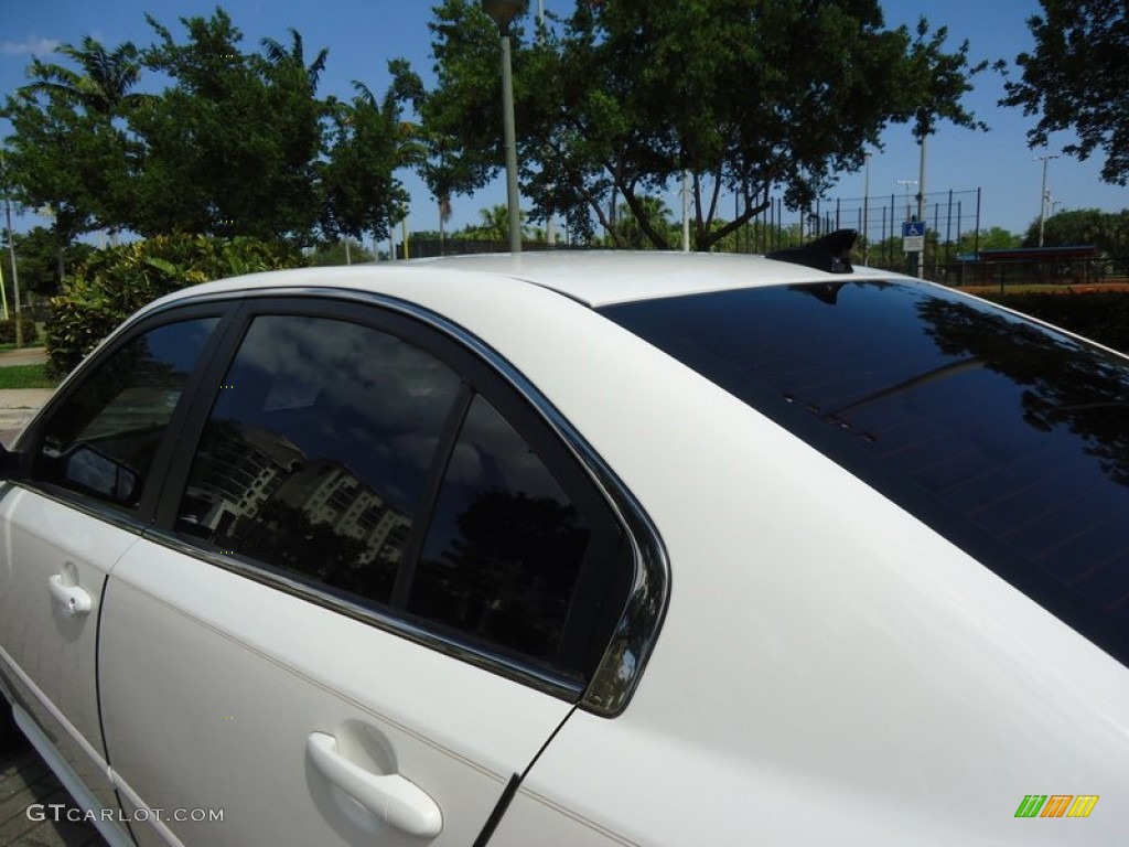 2009 Optima LX - Clear White / Beige photo #37