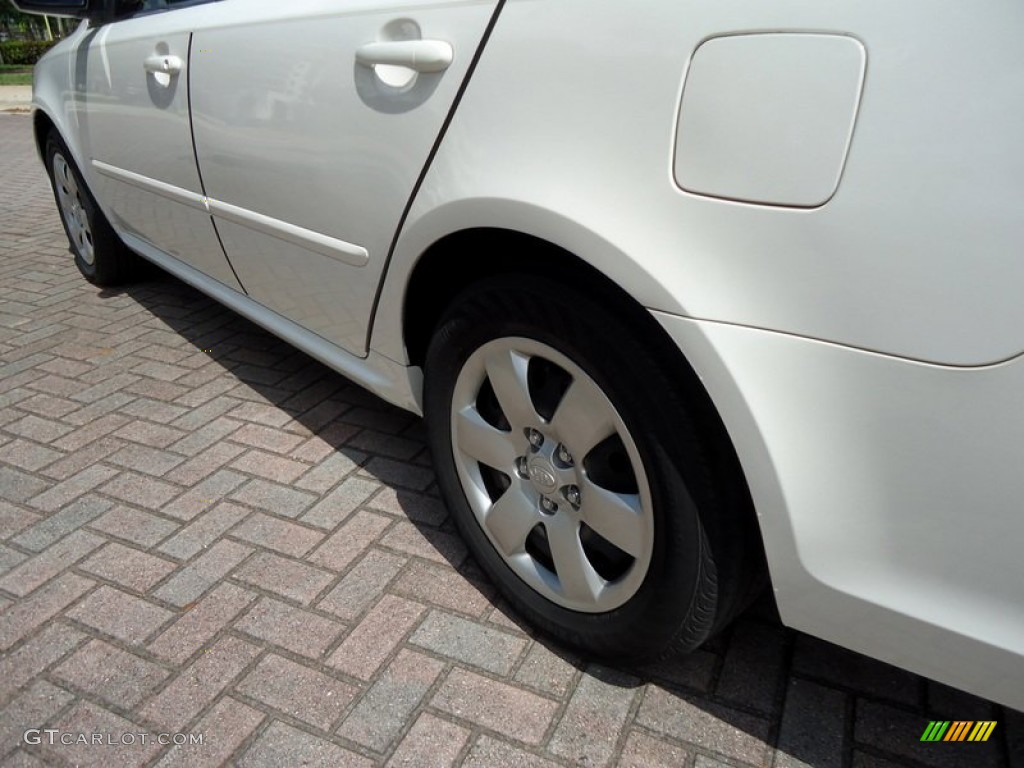 2009 Optima LX - Clear White / Beige photo #38