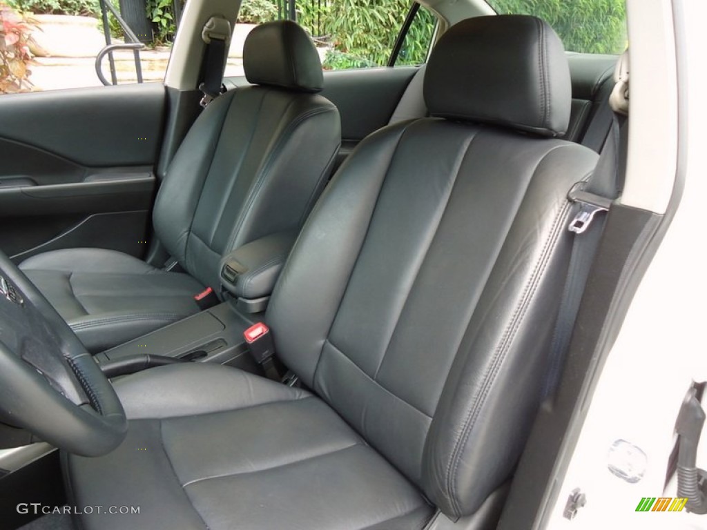2004 Altima 3.5 SE - Satin White / Charcoal photo #40