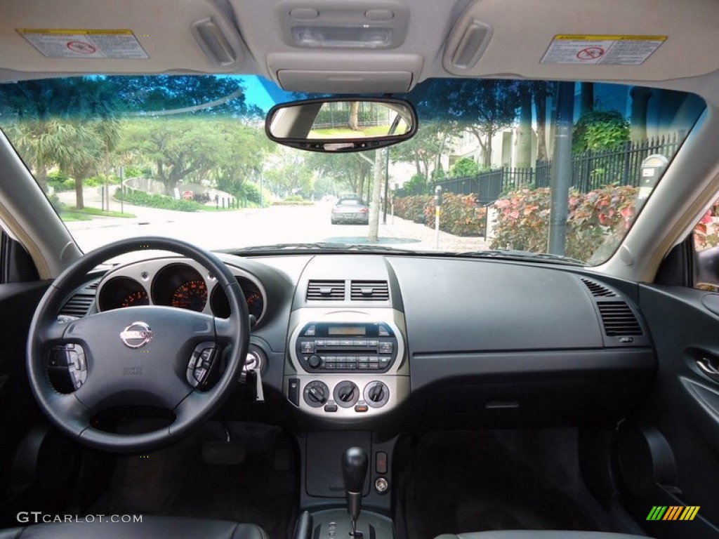 2004 Altima 3.5 SE - Satin White / Charcoal photo #80