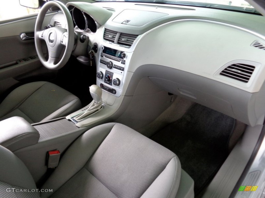 2010 Chevrolet Malibu LT Sedan Dashboard Photos