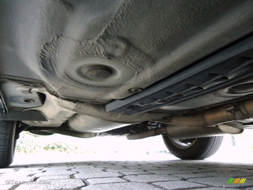 2000 Lexus LS 400 Platinum Series Undercarriage Photo #88635919