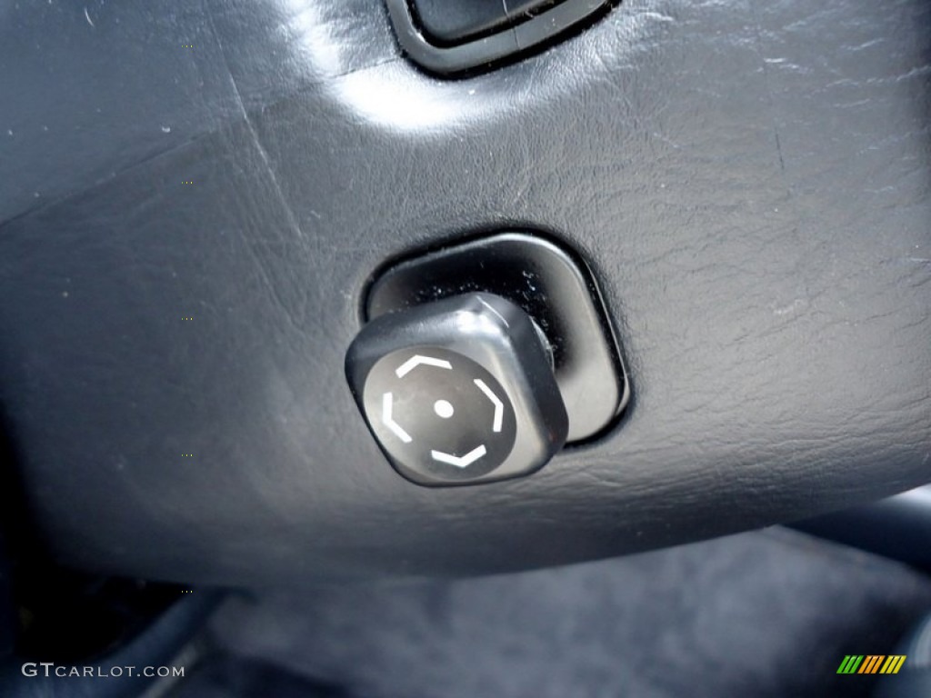 2000 Lexus LS 400 Platinum Series Controls Photo #88636003