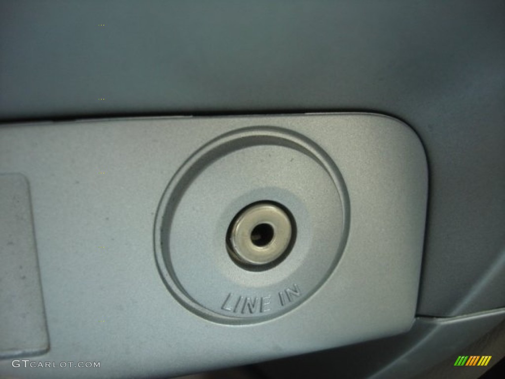 2010 Mariner V6 Premier 4WD - Sangria Red Metallic / Stone photo #22