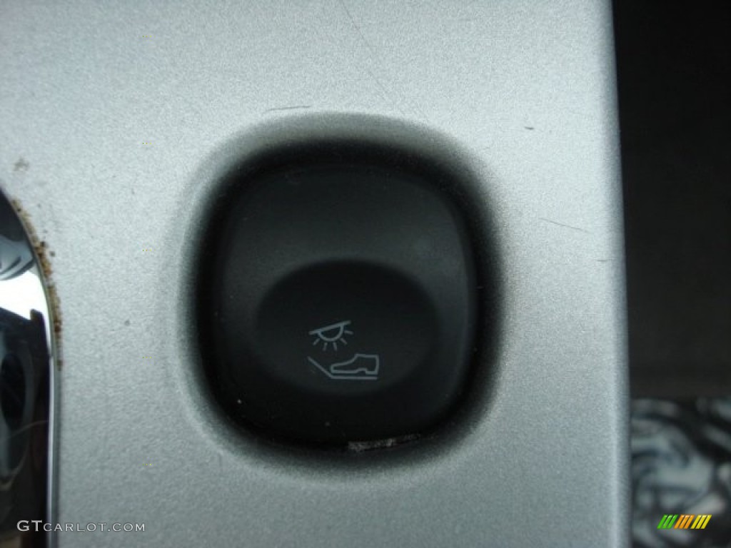 2010 Mariner V6 Premier 4WD - Sangria Red Metallic / Stone photo #23