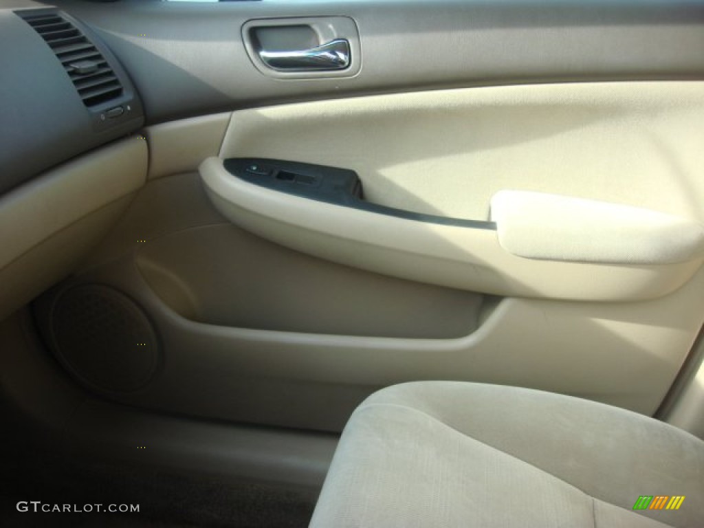 2007 Accord Value Package Sedan - Taffeta White / Ivory photo #20