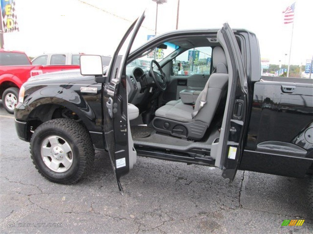 2006 F150 STX Regular Cab 4x4 - Black / Flint photo #10