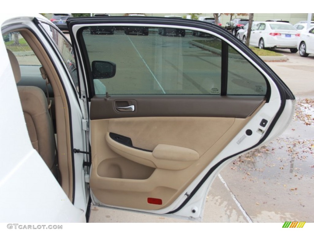 2007 Accord Value Package Sedan - Taffeta White / Ivory photo #15