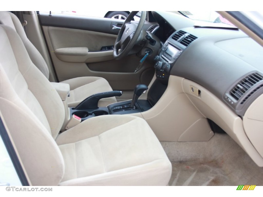 2007 Accord Value Package Sedan - Taffeta White / Ivory photo #18