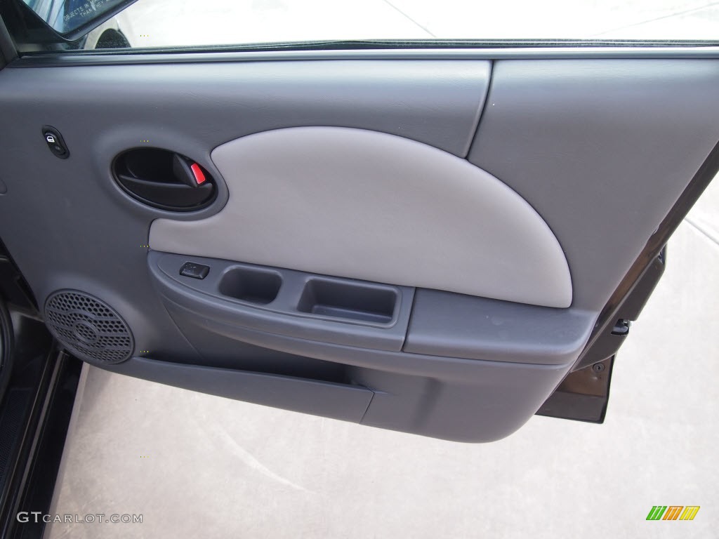 2003 Saturn ION 3 Sedan Gray Door Panel Photo #88646278