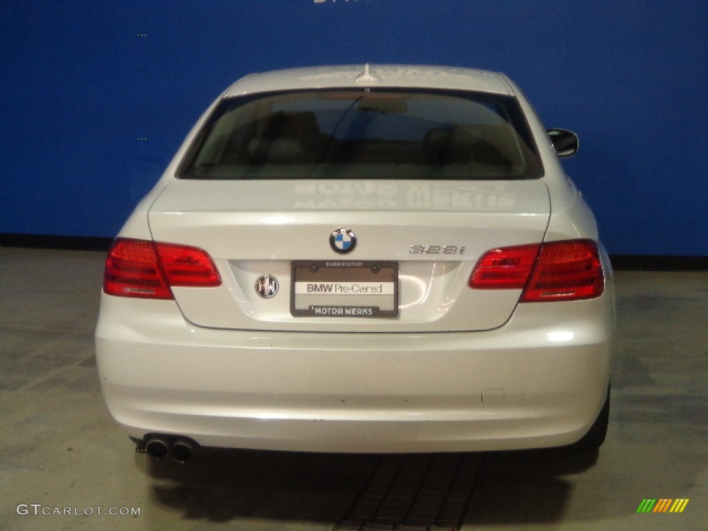 2011 3 Series 328i xDrive Coupe - Mineral White Metallic / Black photo #6