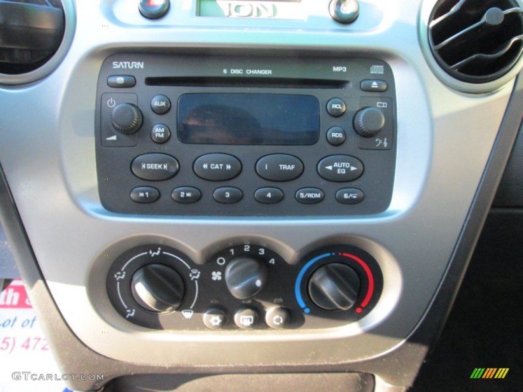 2004 Saturn ION 2 Quad Coupe Controls Photo #88649272