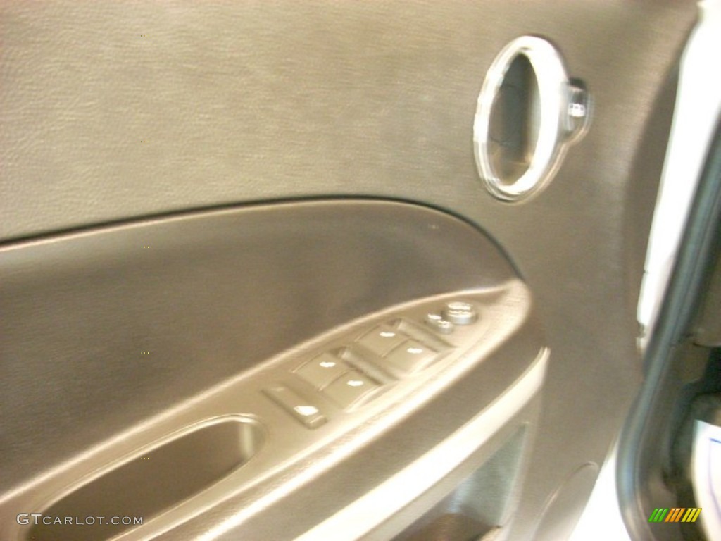 2011 HHR LT - Arctic Ice White / Ebony photo #10