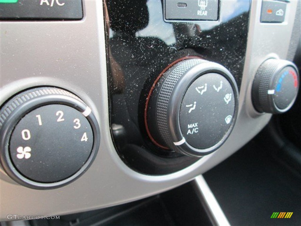2010 Kia Forte SX Controls Photo #88652371