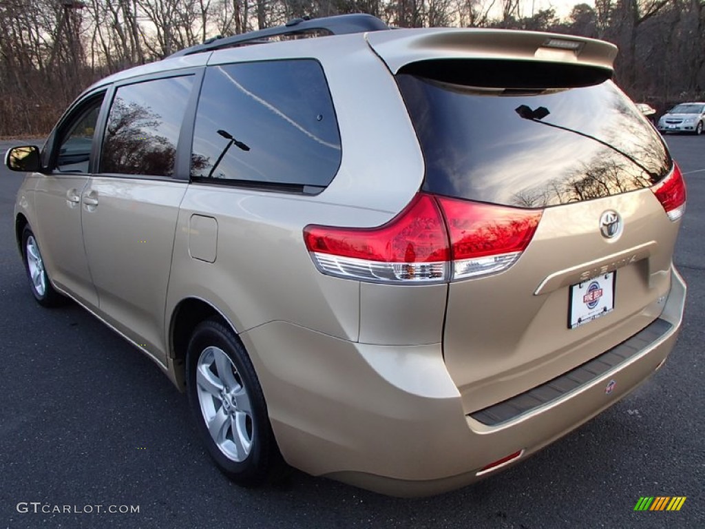 2011 Sienna LE - Sandy Beach Metallic / Bisque photo #9