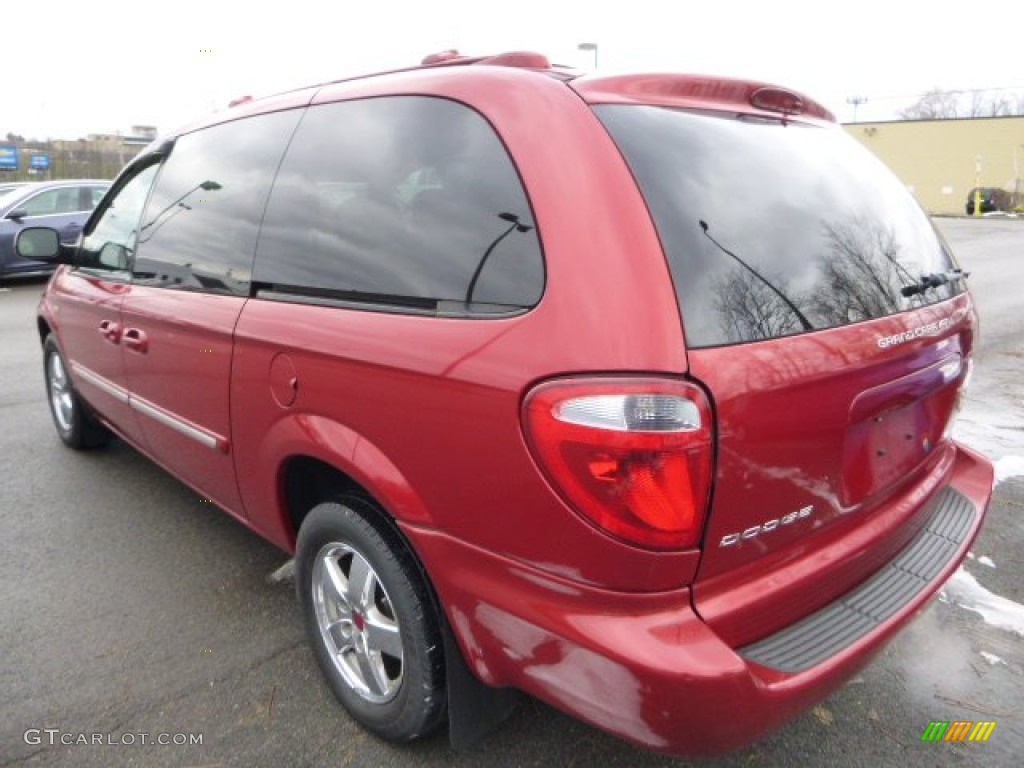 2004 Grand Caravan SXT - Inferno Red Tinted Pearl / Medium Slate Gray photo #2