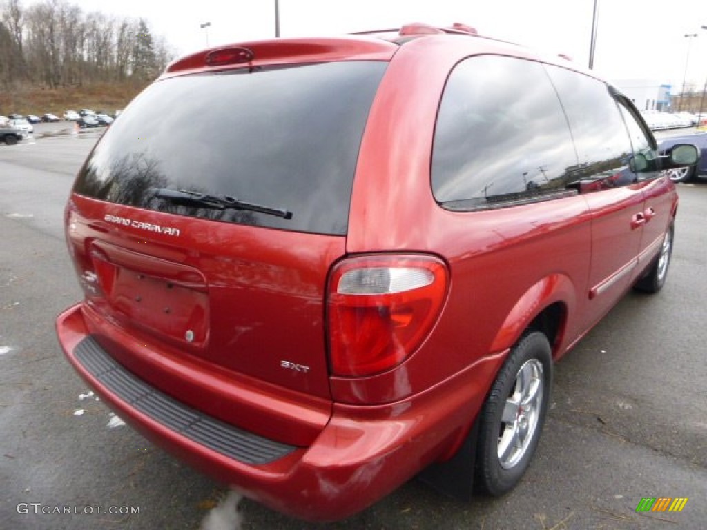 2004 Grand Caravan SXT - Inferno Red Tinted Pearl / Medium Slate Gray photo #4