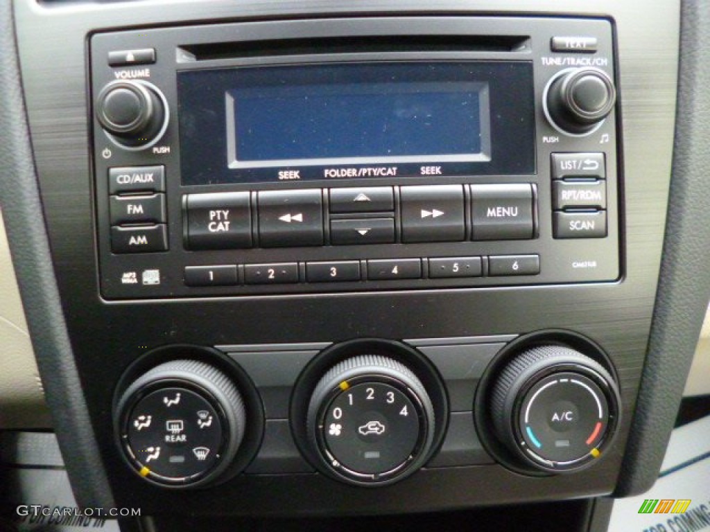 2014 XV Crosstrek 2.0i Premium - Quartz Blue Pearl / Ivory photo #19