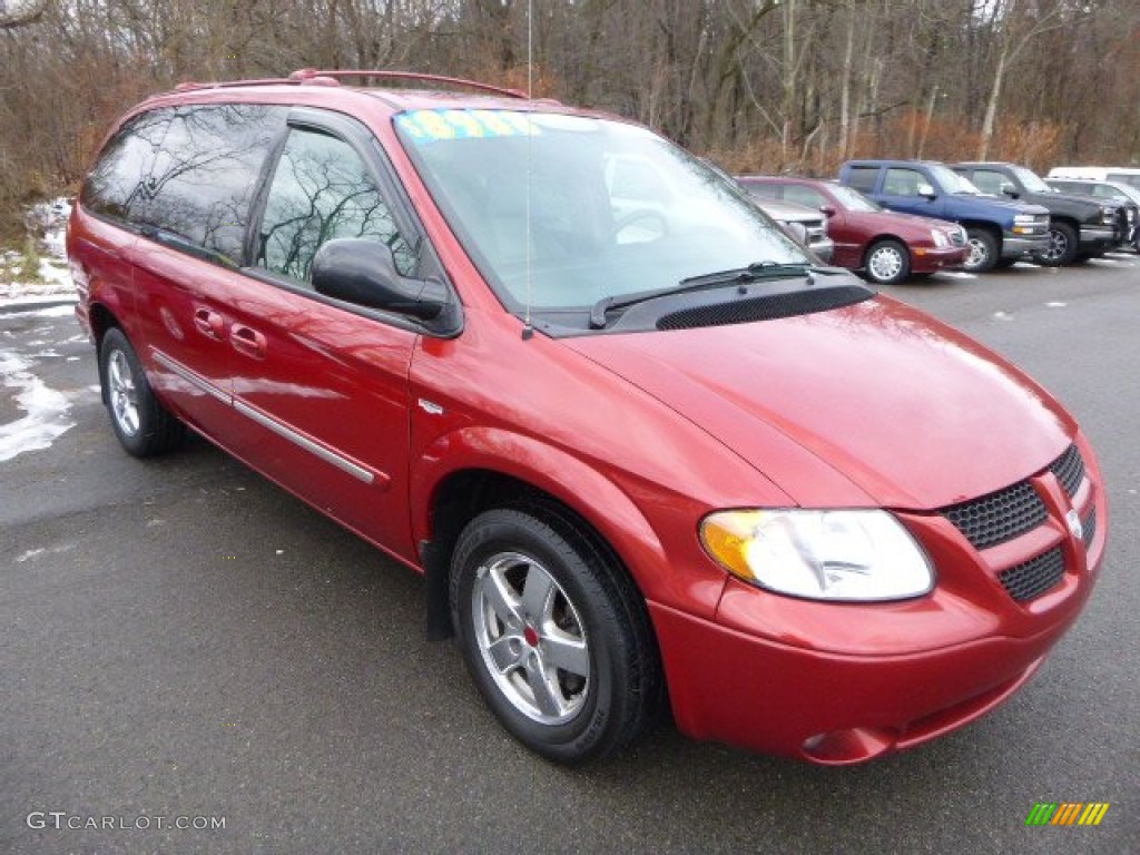 2004 Grand Caravan SXT - Inferno Red Tinted Pearl / Medium Slate Gray photo #5