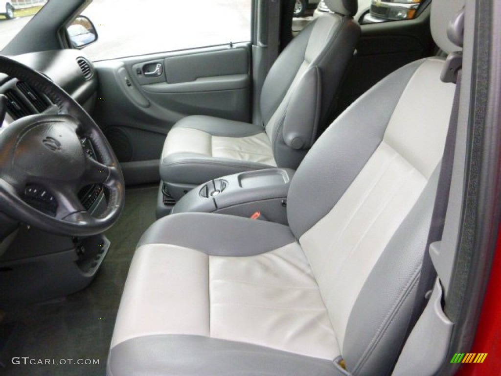 2004 Grand Caravan SXT - Inferno Red Tinted Pearl / Medium Slate Gray photo #7
