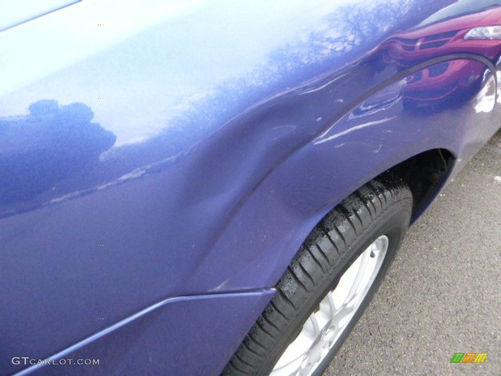 2005 Focus ZX4 SE Sedan - French Blue Metallic / Dark Flint/Light Flint photo #8