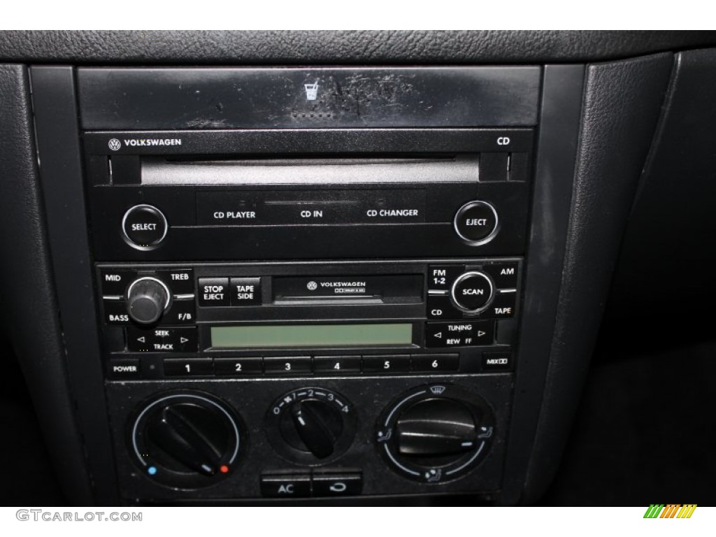 2002 Jetta GLS Sedan - Cool White / Beige photo #17