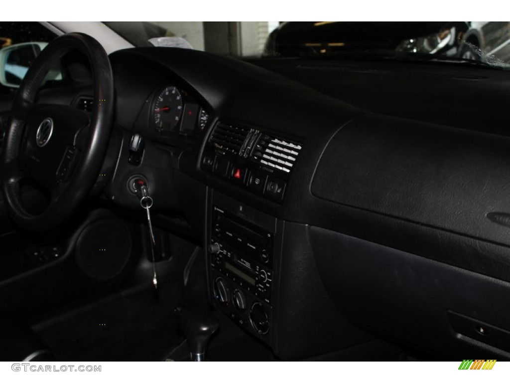 2002 Jetta GLS Sedan - Cool White / Beige photo #31