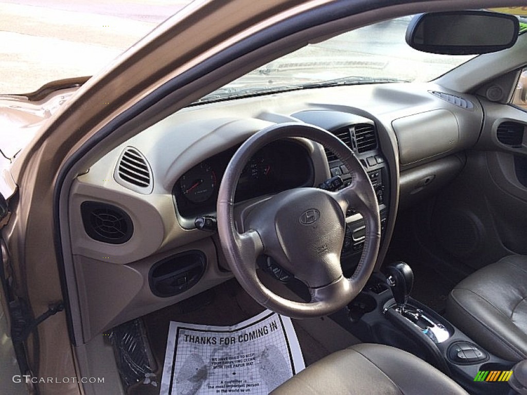 2004 Santa Fe GLS 4WD - Sandstone / Beige photo #4