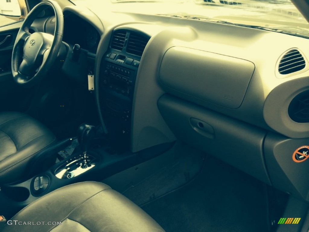 2004 Santa Fe GLS 4WD - Sandstone / Beige photo #8