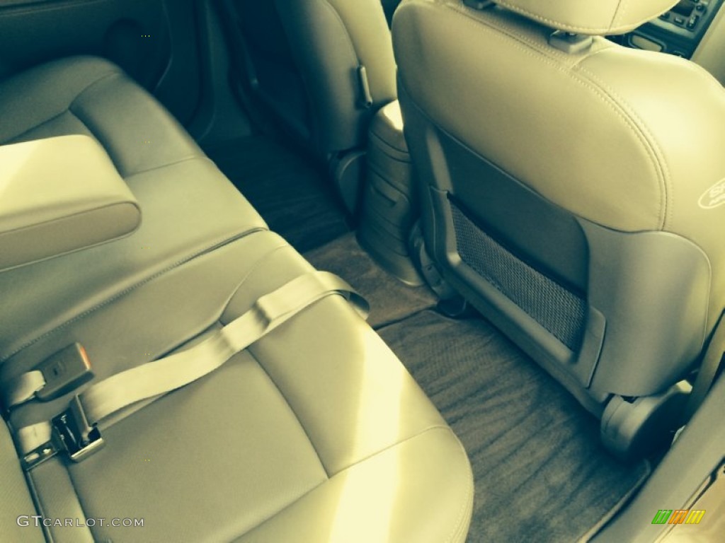 2004 Santa Fe GLS 4WD - Sandstone / Beige photo #16
