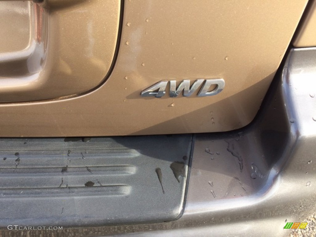 2004 Santa Fe GLS 4WD - Sandstone / Beige photo #28
