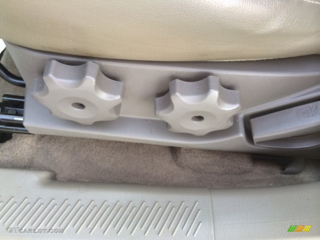 2004 Santa Fe GLS 4WD - Sandstone / Beige photo #29