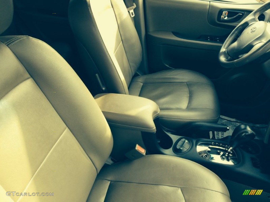 2004 Santa Fe GLS 4WD - Sandstone / Beige photo #31