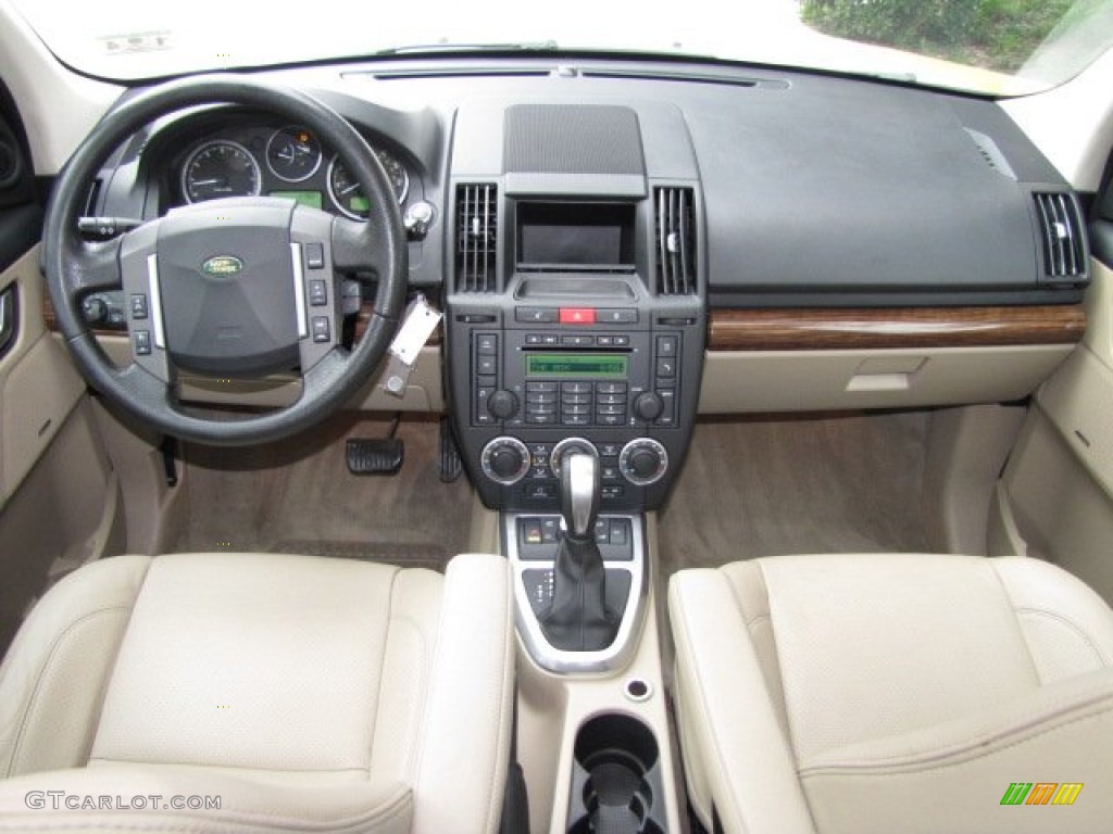 2009 Land Rover LR2 HSE Almond Dashboard Photo #88684980