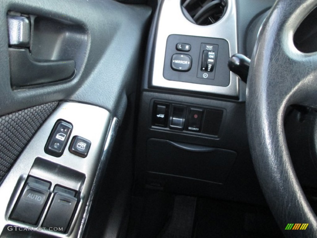 2003 Pontiac Vibe AWD Controls Photo #88686219