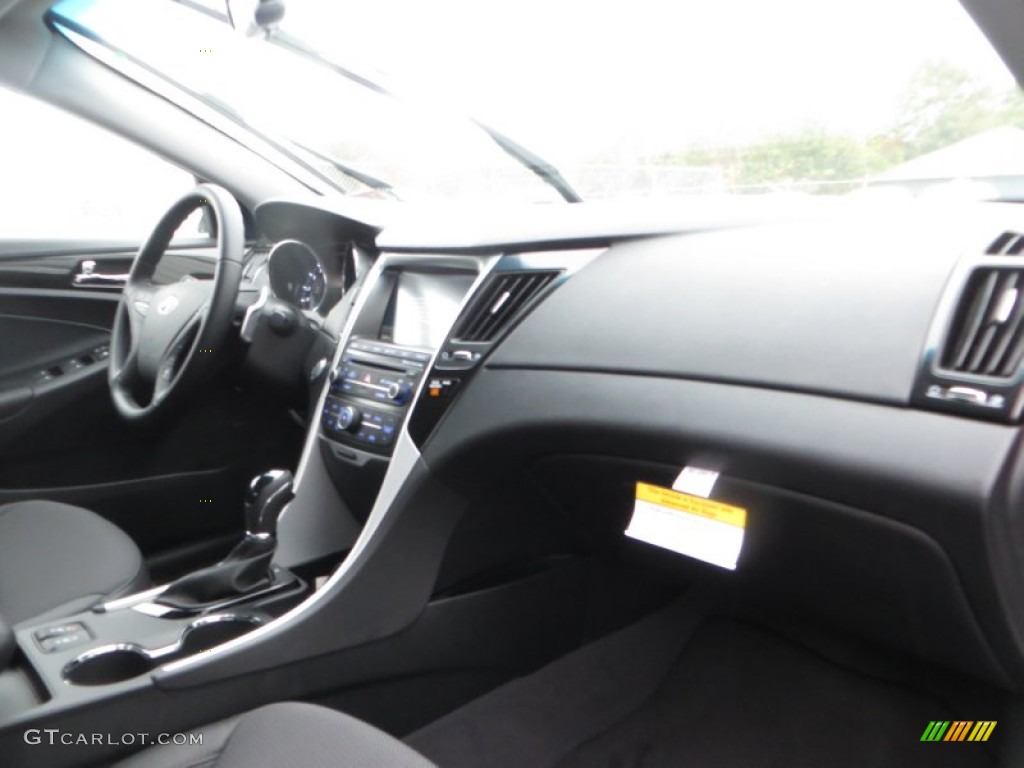 2014 Sonata SE - Pearl White / Black photo #17