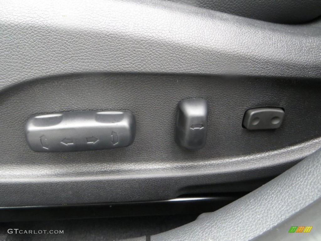 2014 Sonata SE - Pearl White / Black photo #26