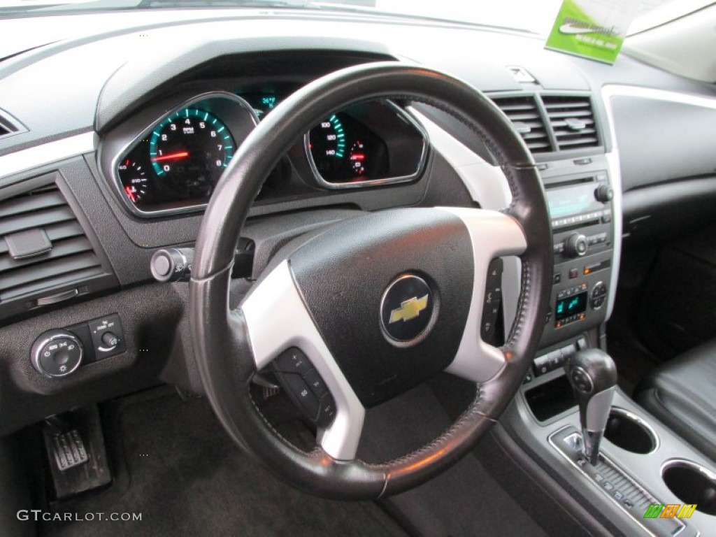 2010 Traverse LT AWD - Summit White / Ebony photo #16