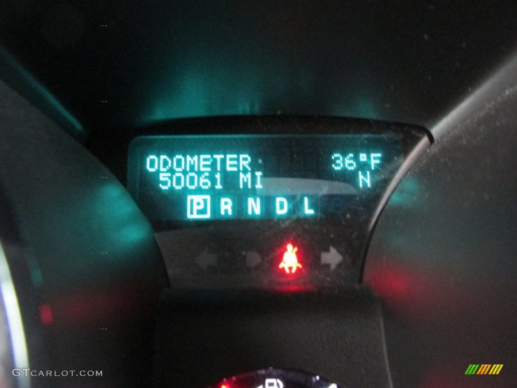 2010 Traverse LT AWD - Summit White / Ebony photo #20